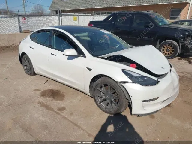Tesla Model-3-Tesla