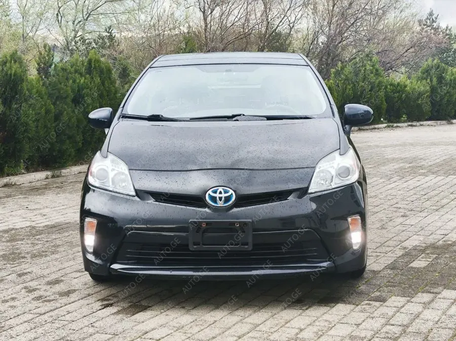 Toyota Prius-Prime 2015 — photo 2