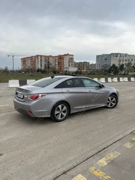 Hyundai Sonata 2011 — photo 2