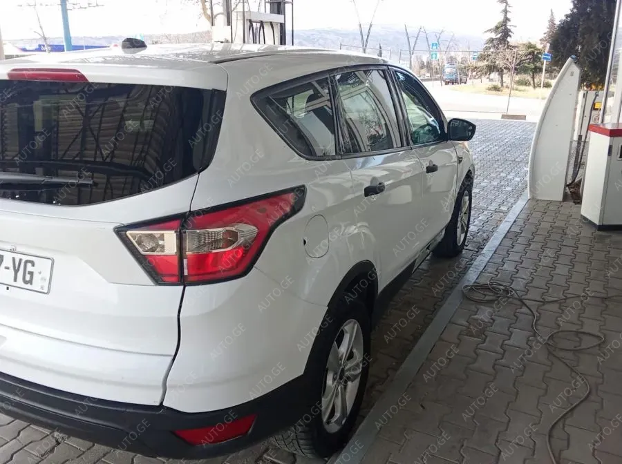 Ford Escape 2017 — photo 2
