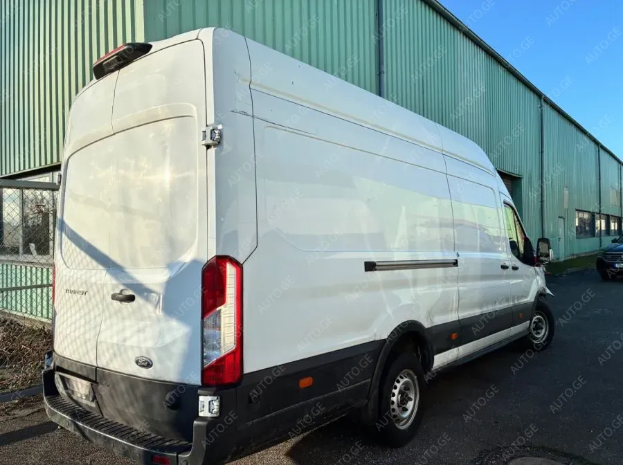 Ford Transit 2023 — photo 2