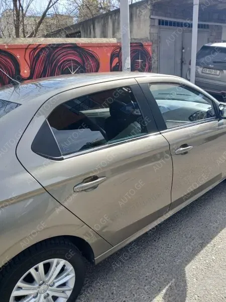 Peugeot 301 2014 — photo 2