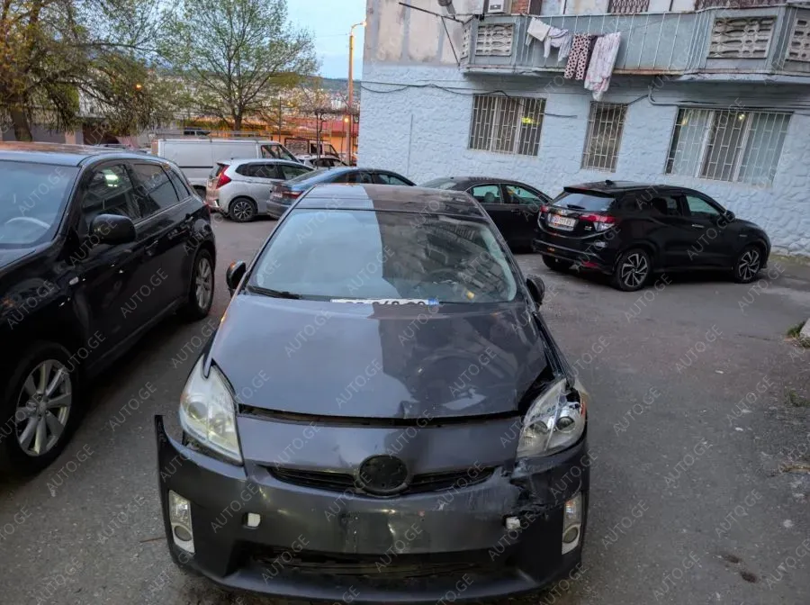 Toyota Prius 2010 — photo 2