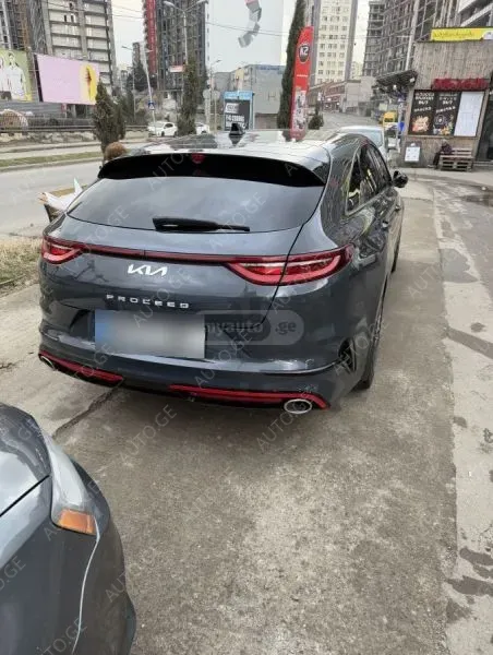 Kia Ceed 2022 — photo 2