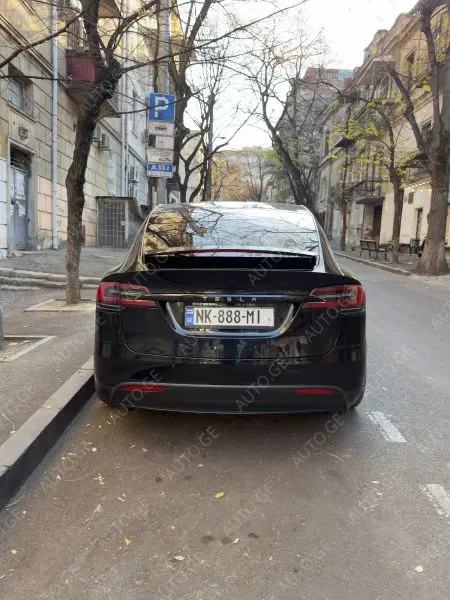 Tesla Model X 2018 — photo 2