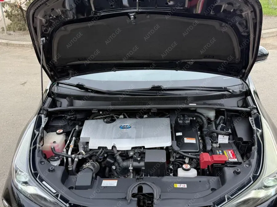 Toyota Prius 2020 — photo 2