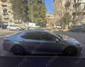 Toyota Camry 2018 — photo 2