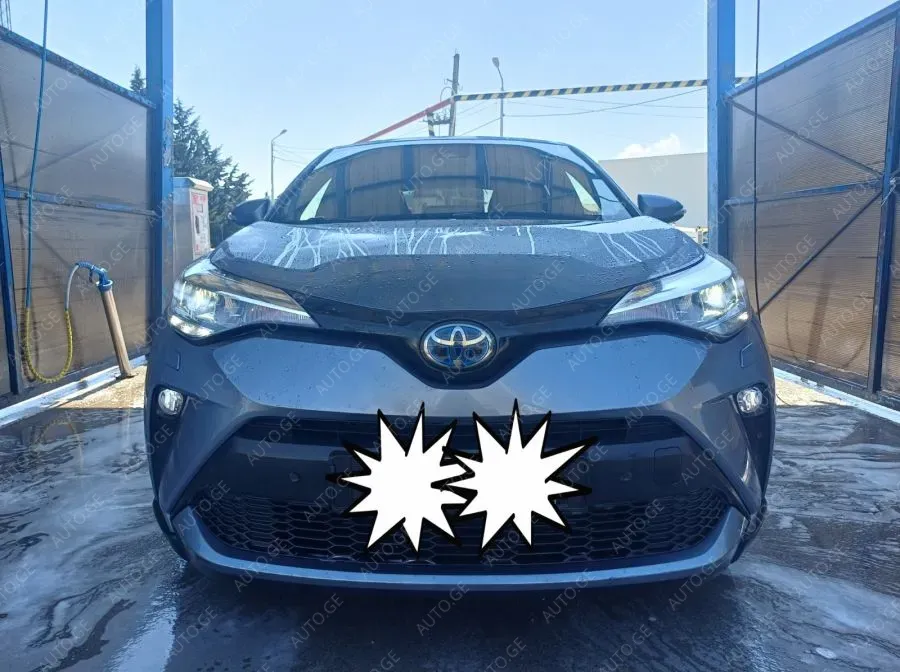 Toyota C-HR 2021 — photo 2