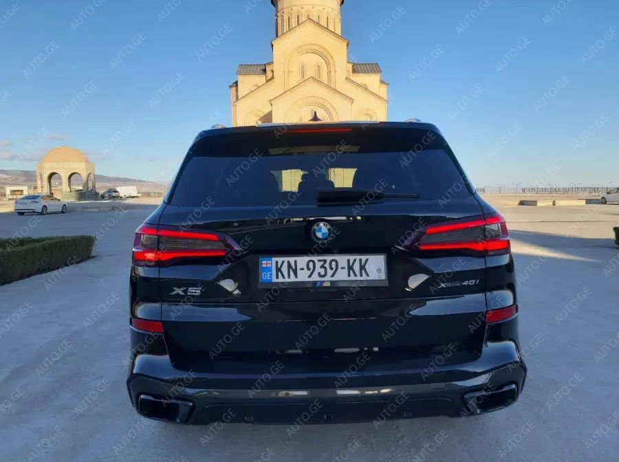 BMW X5 2022 — photo 2