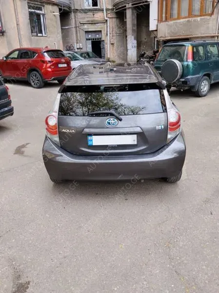 Toyota Aqua 2013 — photo 2