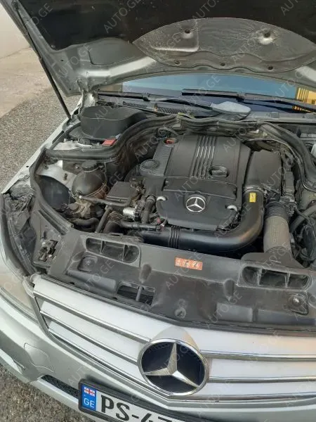 Mercedes-Benz C-250C 2011 — photo 2