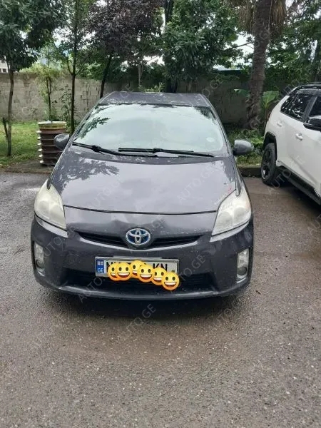 Toyota Prius 2011 — photo 2