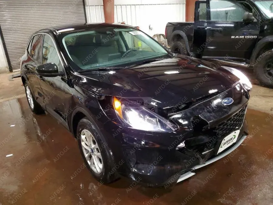 Ford Escape 2022 — photo 2