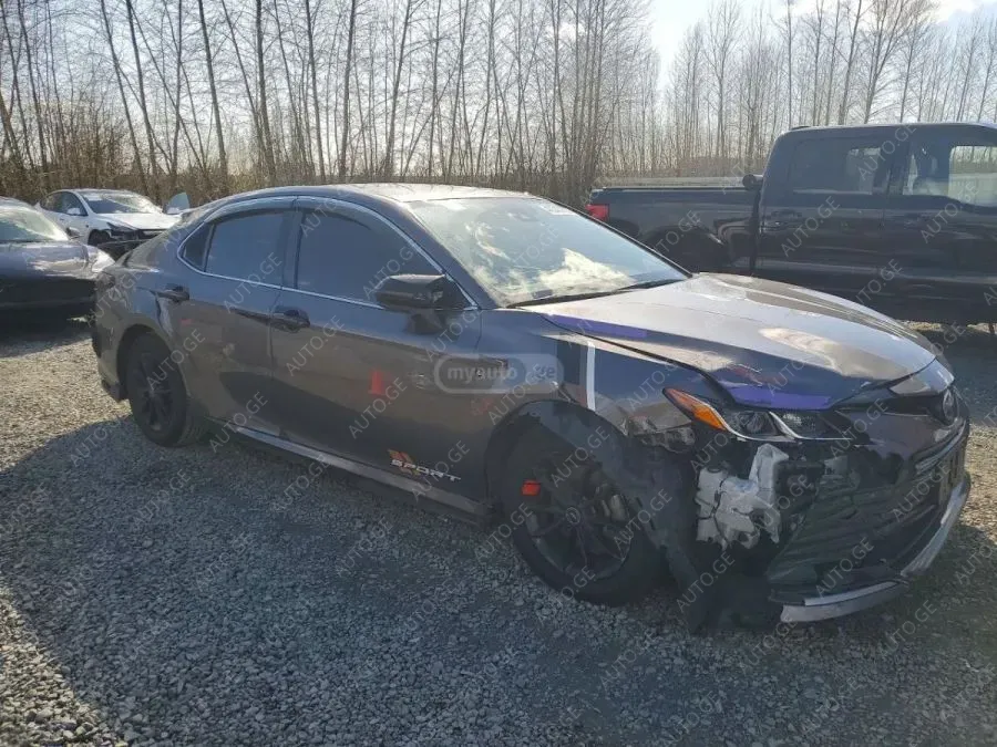 Toyota Camry 2021 — photo 2