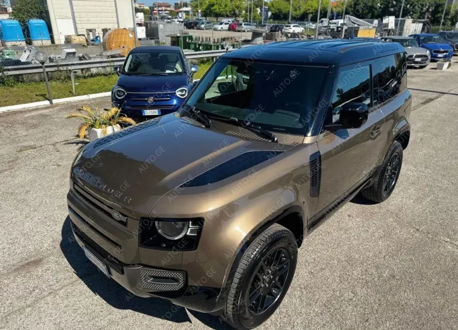 Land Rover Defender 110