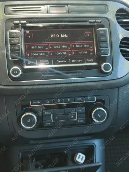Volkswagen Tiguan 2011 — photo 2