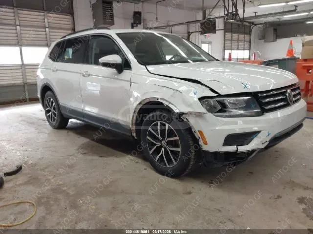 Volkswagen Tiguan 2021 — photo 2