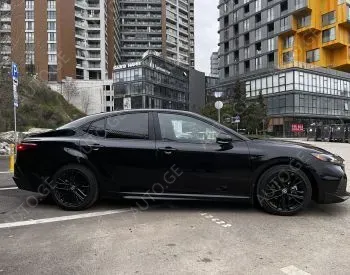 Toyota Camry 2025 — photo 2