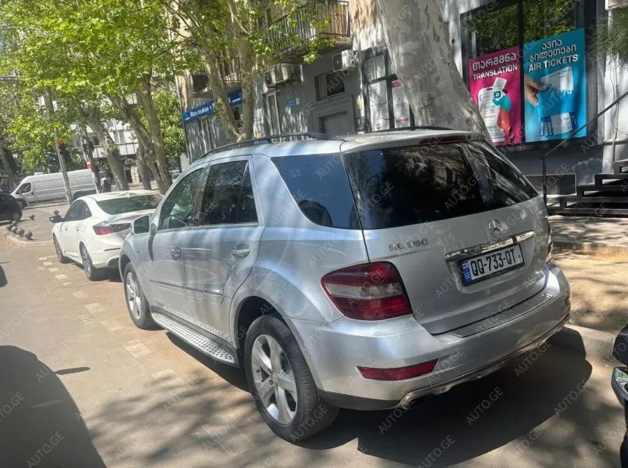 Mercedes-Benz Ml-350S 2010 — photo 2