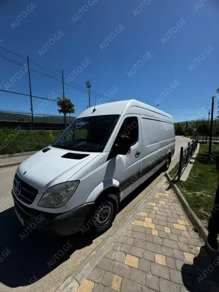Mercedes-Benz Sprinter 2011 — photo 2