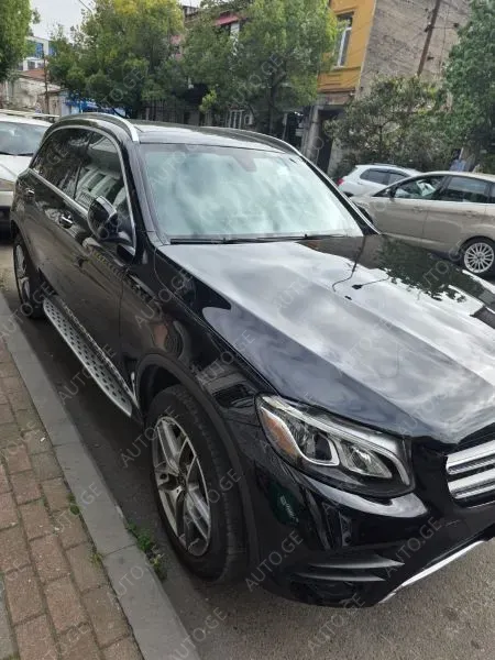 Mercedes-Benz 300-Glc 2019 — photo 2