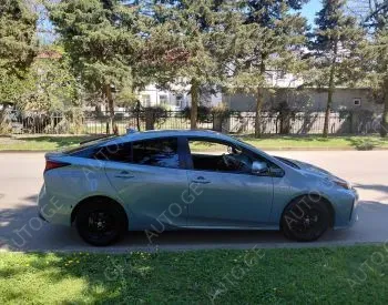 Toyota Prius 2019 — photo 2