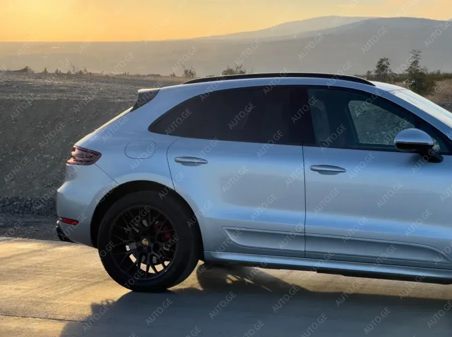 Porsche Macan 2017 — photo 2