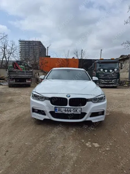 BMW 330