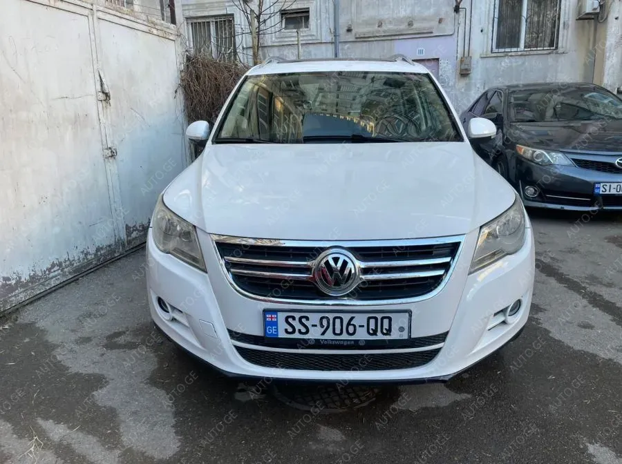 Volkswagen Tiguan 2009 — photo 2