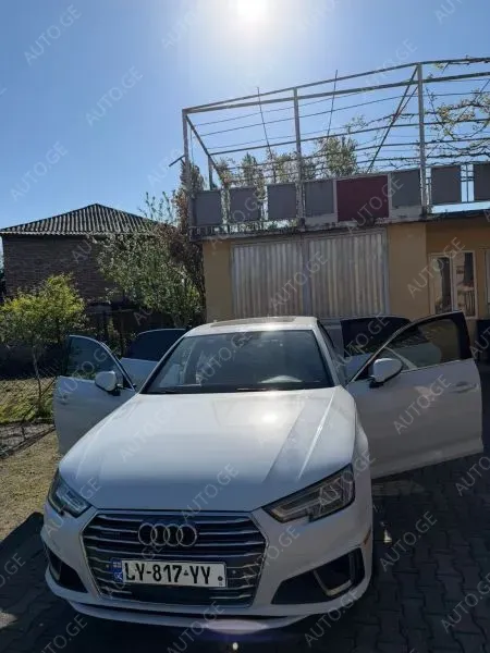 Audi A4 2018 — photo 2