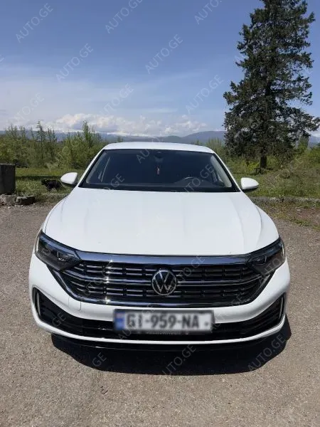 Volkswagen Jetta 2022 — photo 2