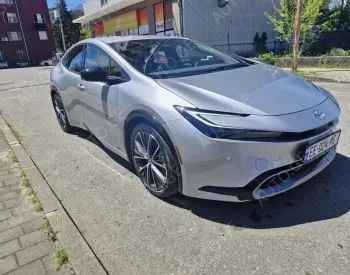 Toyota Prius 2024 — photo 2