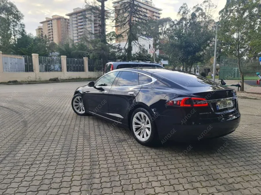 Tesla Model S 2016 — photo 2