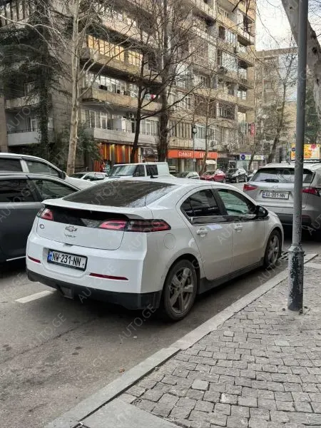Chevrolet Volt 2019 — photo 2