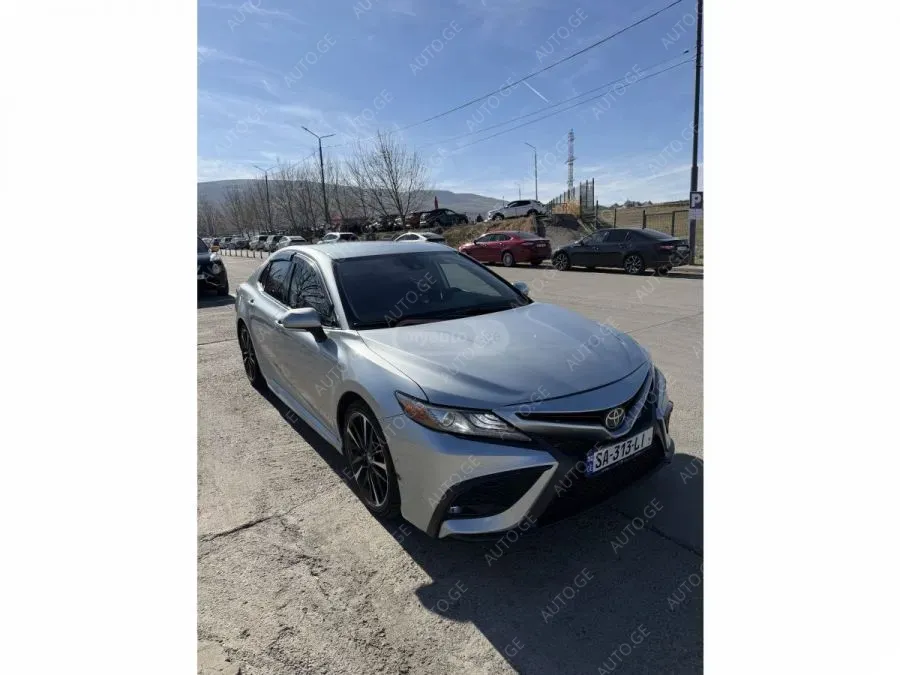 Toyota Camry 2019 — photo 2