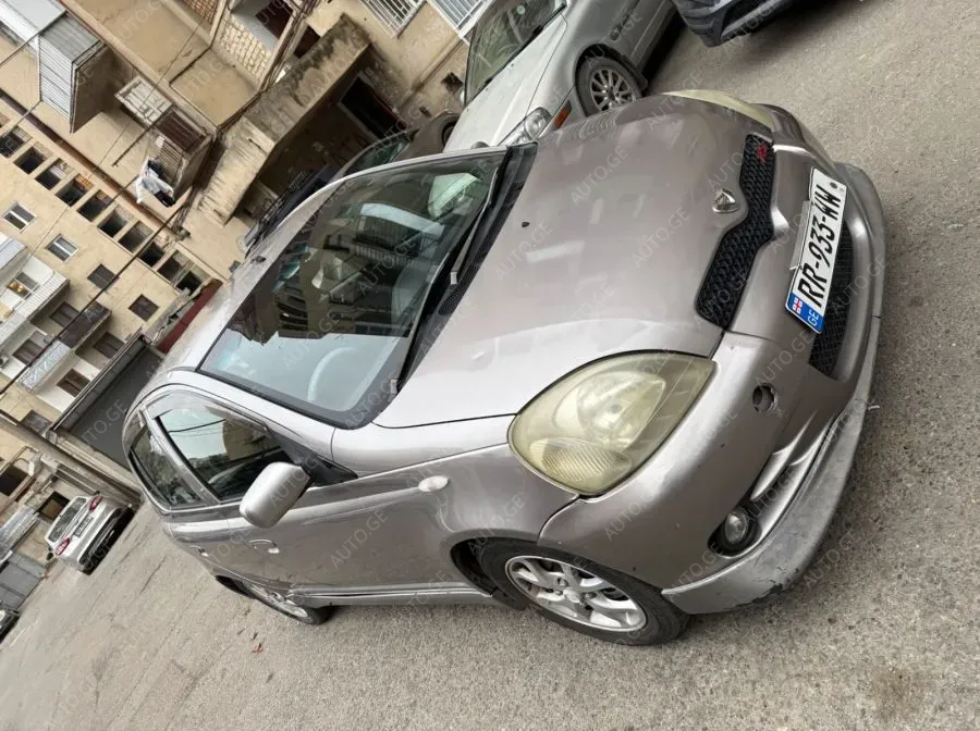 Toyota Vitz 2001 — photo 2