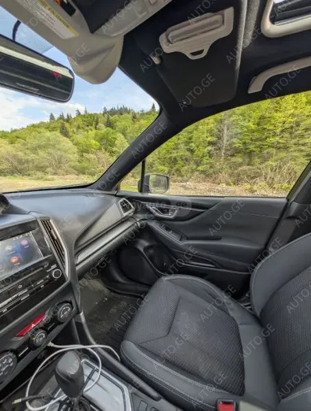Subaru Forester 2019 — photo 2