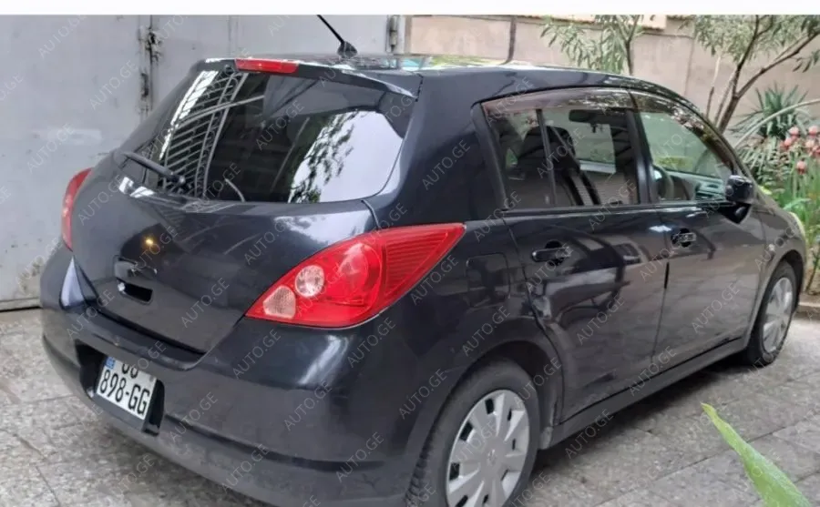 Nissan Tiida 2005 — photo 2