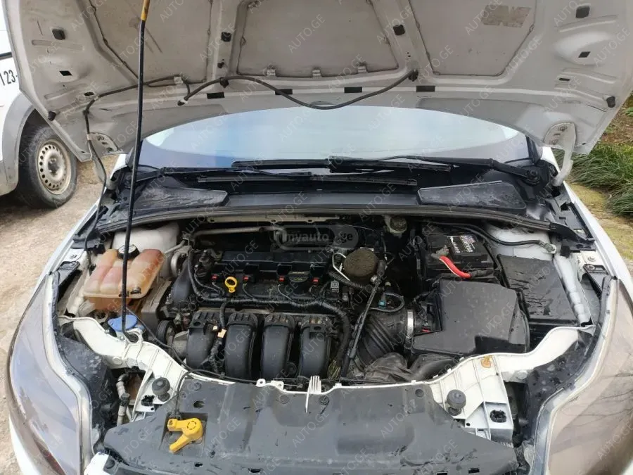 Ford Focus 2013 — photo 2