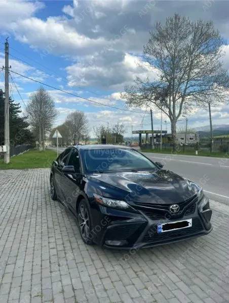 Toyota Camry 2021 — photo 2