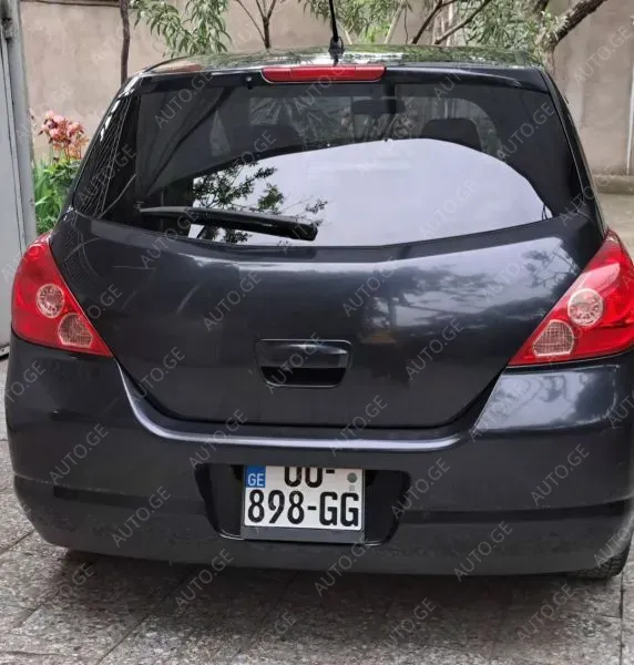 Nissan Tiida 2005 — photo 2