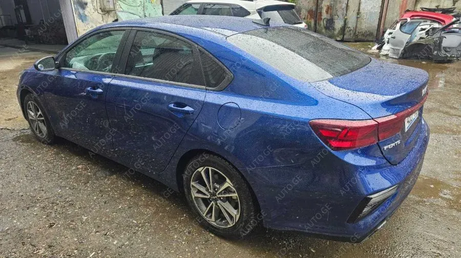 Kia Forte 2021 — photo 2