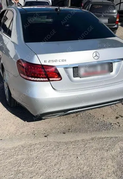 Mercedes-Benz E-250E 2014 — photo 2