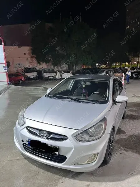 Hyundai Accent 2013 — photo 2