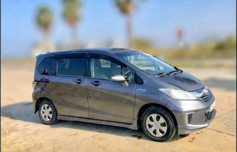 Honda Freed 2015 — photo 2