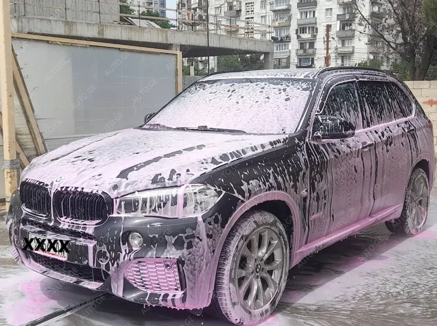 BMW X5 2016 — photo 2