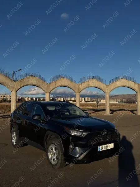 Toyota RAV4 2019 — photo 2