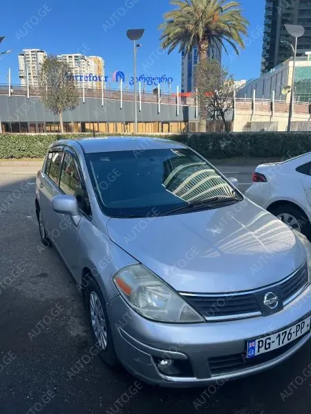 Nissan Versa 2009 — photo 2