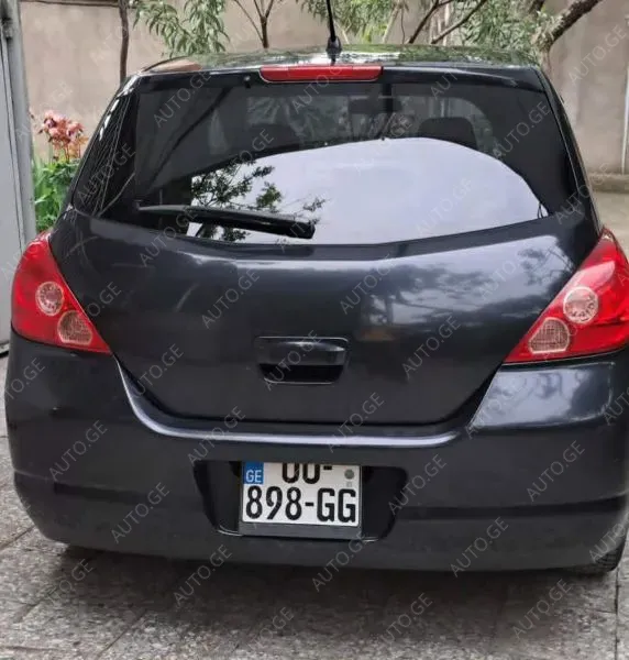 Nissan Tiida 2005 — photo 2