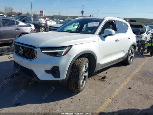 Volvo-Sp Xc40 2023 — photo 2